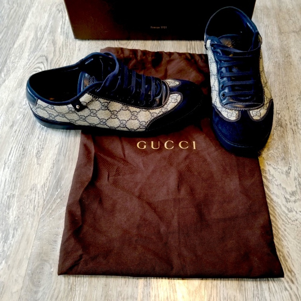 Gucci blue logo sneakers size 9.5 100% Authentic
